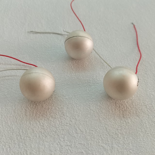High Quality Different Size Piezoelectric Ceramic Sphere with Soldered Wire 